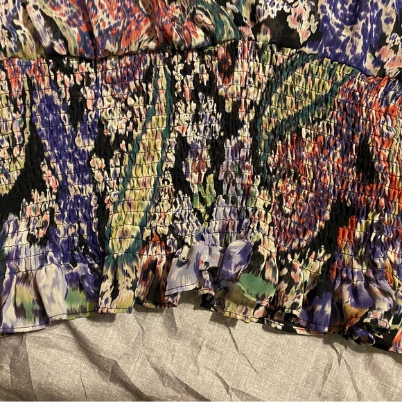 Large Sheer Top Bisou Bisou, Banded Waist - Picture 5 of 5